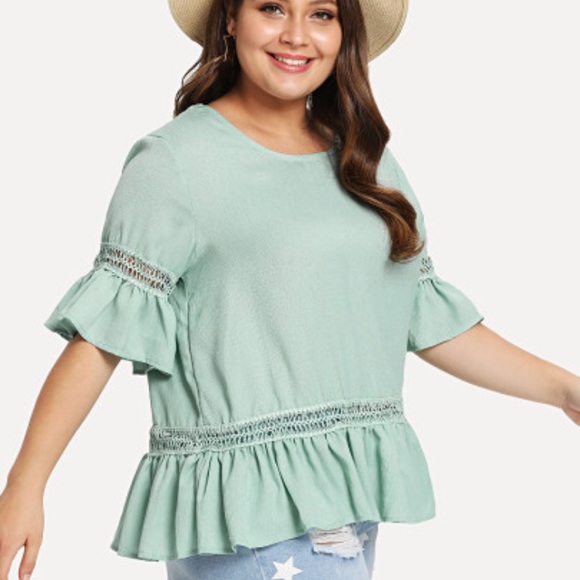 NEW 🌸Plus Ruffles Top🌸 - Picture 3 of 4